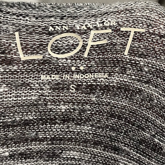 Ann Taylor Loft cowl neck long sleeve - Picture 4 of 4